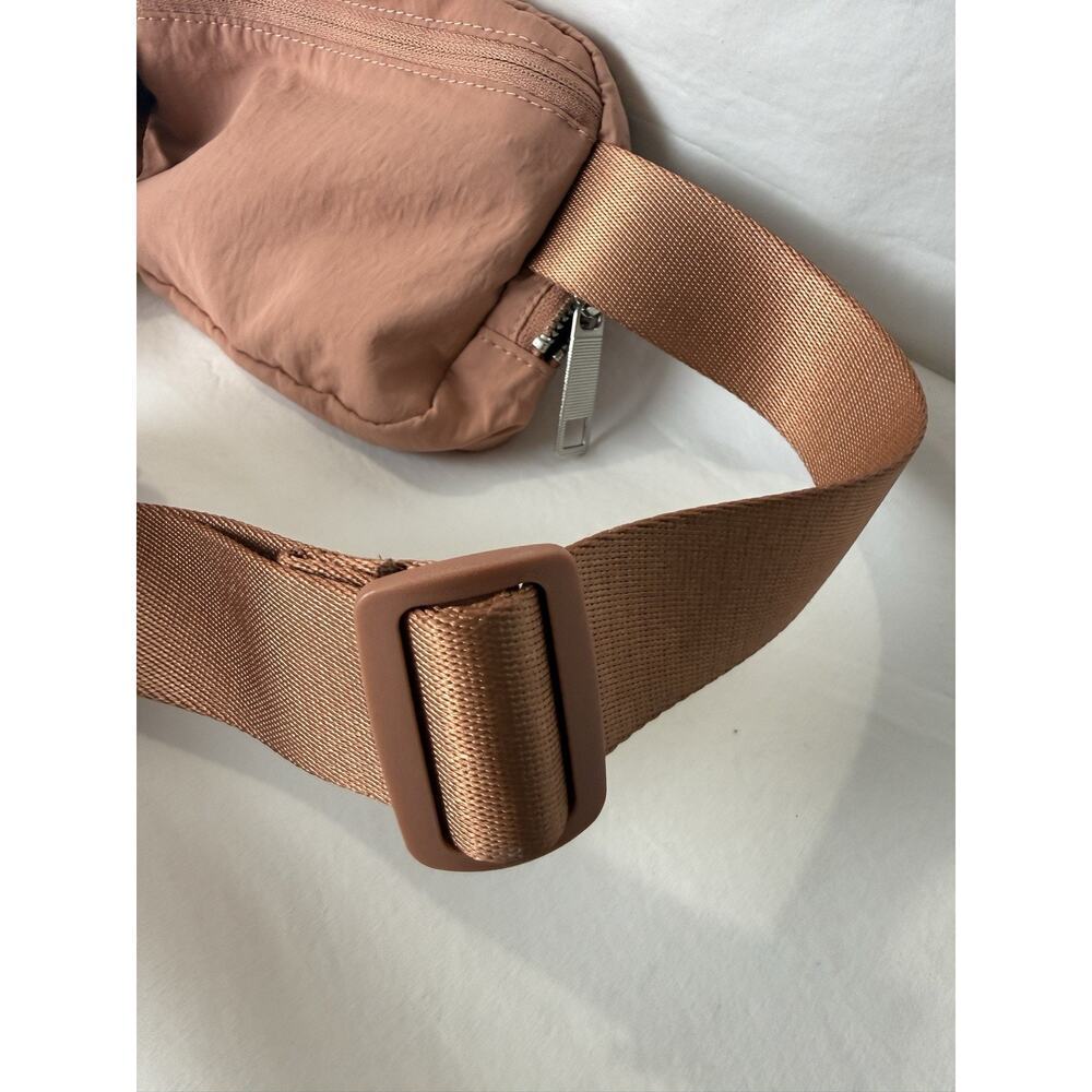Lululemon Everywhere Belt Bag Crossbody Salmon Orange Small Versatile Pouch - Picture 7 of 14